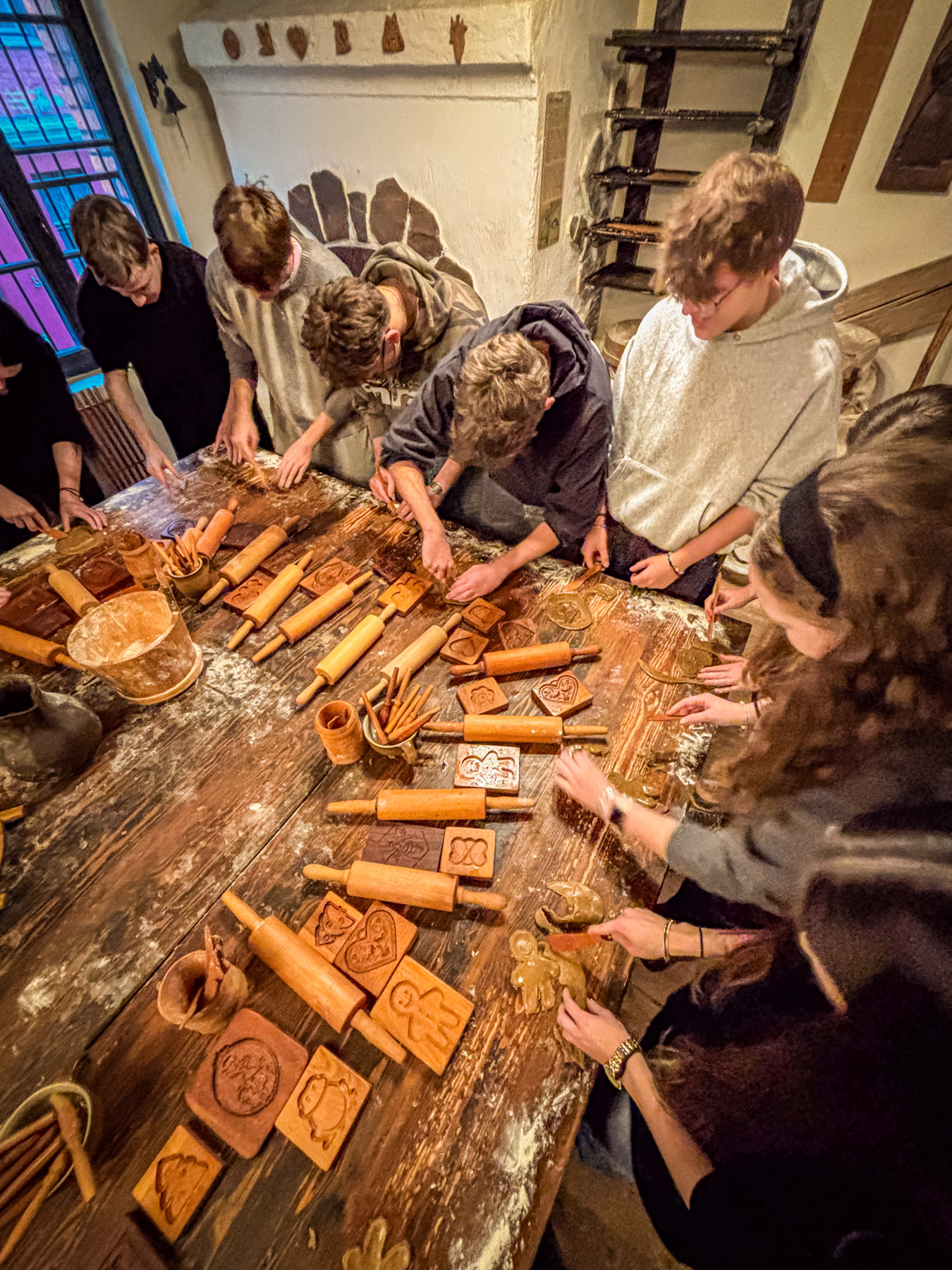 Toruńska Przygoda: Śladami Kopernika i Zapachem Pierników!